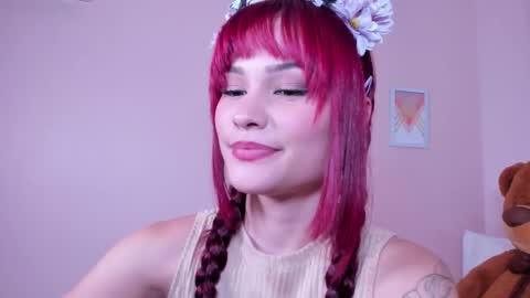 Mae Lyra online show from 10-20-25, 10:10