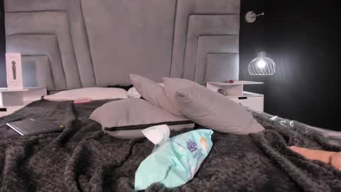 Snapshot of maee_angels chatting on 12-11-24, 11:32 MAEE ANGELS online show from 12-11-24, 11:32