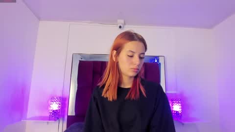 Snapshot of maee_angels chatting on 12-23-24, 03:29 MAEE ANGELS online show from 12-23-24, 03:29