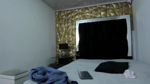 Snapshot of maee_angels chatting on 12-24-24, 07:55 MAEE ANGELS online show from 12-24-24, 07:55