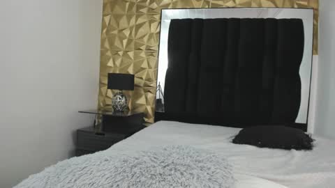 Snapshot of maee_angels chatting on 12-24-24, 11:00 MAEE ANGELS online show from 12-24-24, 11:00