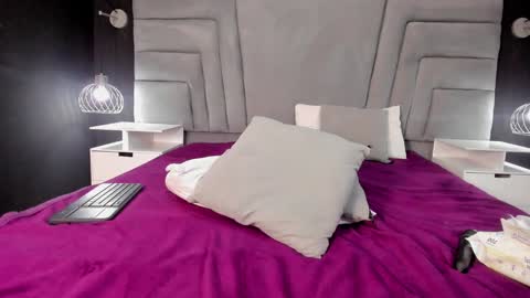 Snapshot of maee_angels chatting on 12-27-24, 05:09 MAEE ANGELS online show from 12-27-24, 05:09