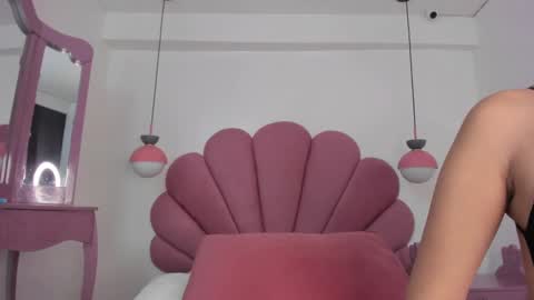 Snapshot of maee_angels chatting on 12-28-24, 01:50 MAEE ANGELS online show from 12-28-24, 01:50