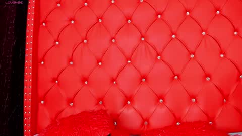 Snapshot of maee_angels chatting on 01-20-25, 10:37 MAEE ANGELS online show from 01-20-25, 10:37