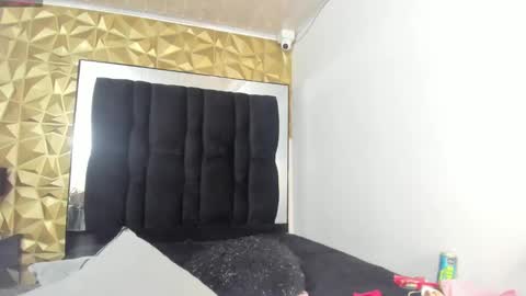 Snapshot of maee_angels chatting on 02-13-25, 01:29 MAEE ANGELS online show from 02-13-25, 01:29