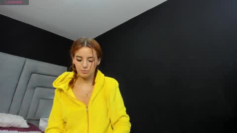 Snapshot of maee_angels chatting on 02-27-25, 04:09 MAEE ANGELS online show from 02-27-25, 04:09