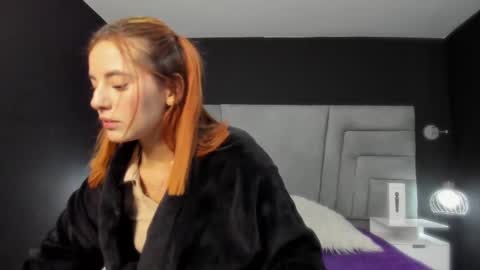 Snapshot of maee_angels chatting on 03-04-25, 10:49 MAEE ANGELS online show from 03-04-25, 10:49