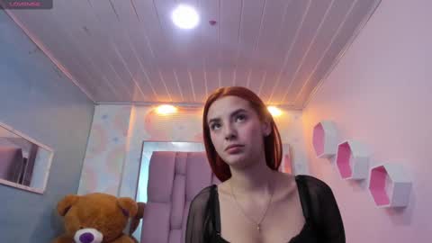 Snapshot of maee_angels chatting on 03-08-25, 09:39 MAEE ANGELS online show from 03-08-25, 09:39