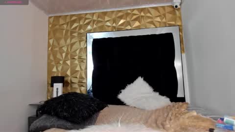 Snapshot of maee_angels chatting on 03-11-25, 10:53 MAEE ANGELS online show from 03-11-25, 10:53