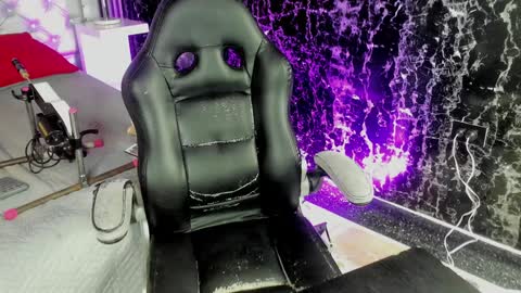 Snapshot of maeve_bigboobs chatting on 01-05-25, 03:43 Mae online show from 01-05-25, 03:43