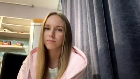 Snapshot of mafaldatefera chatting on 02-18-26, 08:10 Sara online show from 02-18-26, 08:10