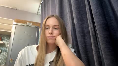 Snapshot of mafaldatefera chatting on 02-19-26, 06:42 Sara online show from 02-19-26, 06:42