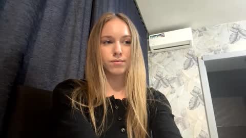 Sara online show from 03-18-26, 08:17