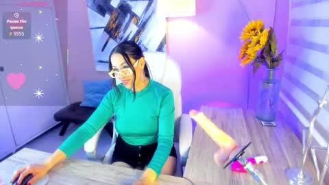 Maria Fernanda online show from 11-19-25, 10:43