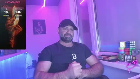 Snapshot of magabear chatting on 10-15-25, 09:15 Magabear online show from 10-15-25, 09:15