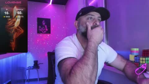 Snapshot of magabear chatting on 10-18-25, 10:16 Magabear online show from 10-18-25, 10:16