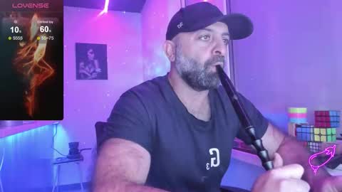 Snapshot of magabear chatting on 10-19-25, 08:20 Magabear online show from 10-19-25, 08:20