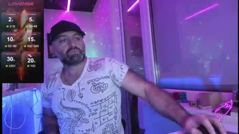 Snapshot of magabear chatting on 11-17-25, 02:28 Magabear online show from 11-17-25, 02:28