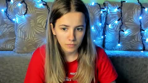 Snapshot of maggiecake chatting on 10-29-25, 01:30 Maggie online show from 10-29-25, 01:30