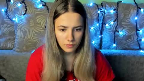 Snapshot of maggiecake chatting on 10-30-25, 03:52 Maggie online show from 10-30-25, 03:52