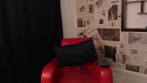 Snapshot of magic_boy01 chatting on 10-09-25, 09:46 Damian Rivers online show from 10-09-25, 09:46