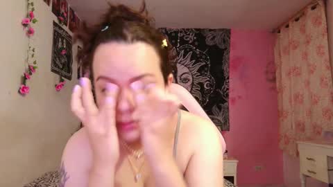 Claire online show from 03-12-25, 11:44