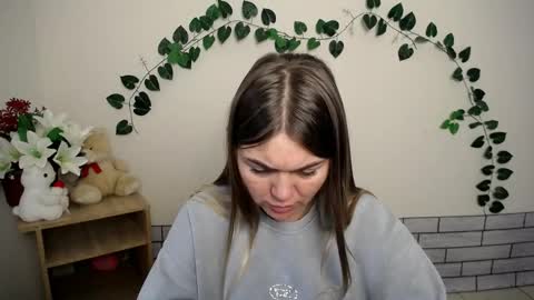 magic_katarina_ online show from 10-06-25, 06:44