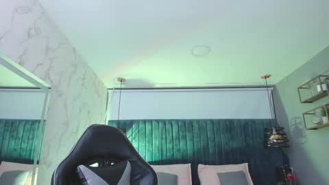 S  online show from 10-14-25, 07:47