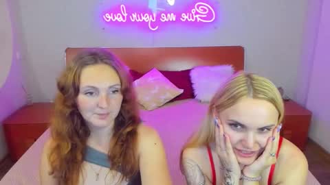 Lili and Bella online show from 10-28-25, 05:48