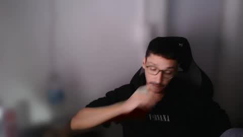 Snapshot of magicjawn chatting on 11-06-25, 06:03 magicjawn online show from 11-06-25, 06:03