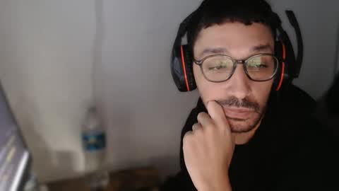 Snapshot of magicjawn chatting on 11-11-25, 03:12 magicjawn online show from 11-11-25, 03:12