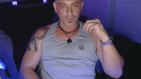 Snapshot of magicmike1110 chatting on 11-26-25, 09:05 magicmike1110 online show from 11-26-25, 09:05