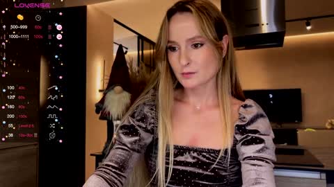 magicpeaach online show from 12-20-24, 07:39