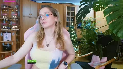 Snapshot of magicstylex chatting on 01-05-25, 01:56 Nicole online show from 01-05-25, 01:56