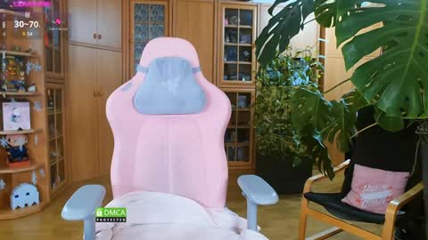 Snapshot of magicstylex chatting on 01-27-25, 09:00 Nicole online show from 01-27-25, 09:00