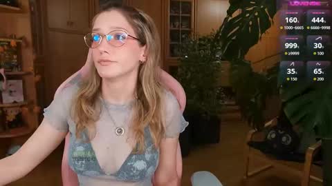 Snapshot of magicstylex chatting on 10-22-25, 07:46 Nicole online show from 10-22-25, 07:46