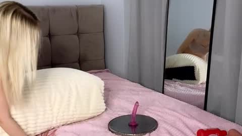 Sasha online show from 02-21-25, 01:33