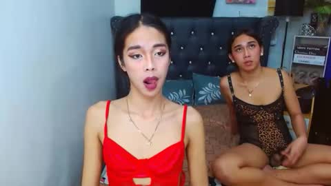 Snapshot of magnificenttranny chatting on 01-07-26, 05:04 BELLA AND HANA online show from 01-07-26, 05:04