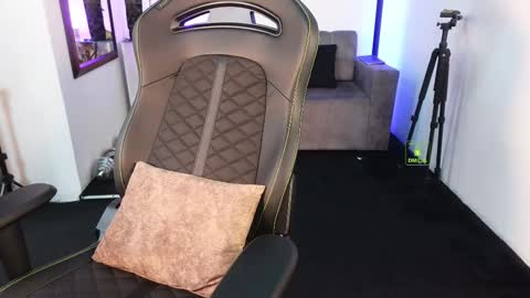 If you want me to use the Lovense please let me know  --    online show from 02-08-26, 06:11