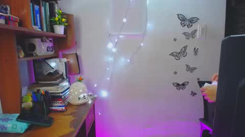 LIZZIE  SEE BELOW IMPORTANT INFORMATION online show from 12-15-24, 10:15