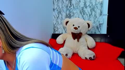 Maia Bronce online show from 09-21-25, 06:42