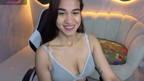 Snapshot of maia_tx chatting on 10-06-25, 01:19 Online 800 to 1400 online show from 10-06-25, 01:19