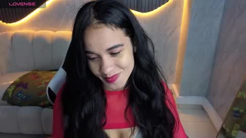 Snapshot of maia_tx chatting on 11-01-25, 01:02 Online 800 to 1400 online show from 11-01-25, 01:02