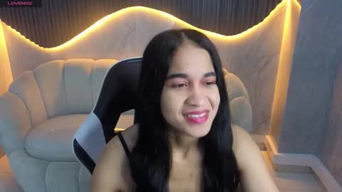 Snapshot of maia_tx chatting on 11-09-25, 12:58 Online 800 to 1400 online show from 11-09-25, 12:58