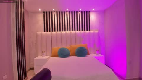  Maia  online show from 11-26-25, 07:15