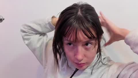 Snapshot of maibys_cute chatting on 01-29-25, 04:05 maibys online show from 01-29-25, 04:05