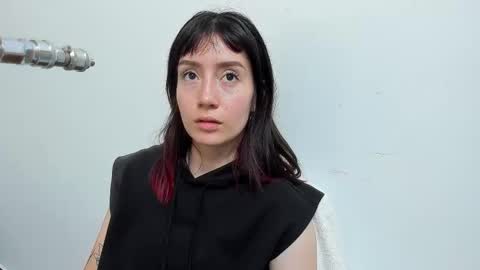 Snapshot of maibys_cute chatting on 09-22-25, 03:41 maibys online show from 09-22-25, 03:41