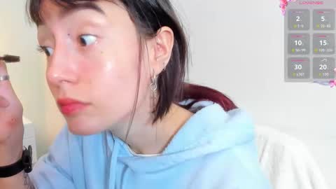 Snapshot of maibys_cute chatting on 10-02-25, 04:19 maibys online show from 10-02-25, 04:19