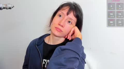 Snapshot of maibys_cute chatting on 10-17-25, 03:42 maibys online show from 10-17-25, 03:42