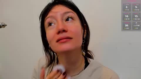 Snapshot of maibys_cute chatting on 11-08-25, 04:01 maibys online show from 11-08-25, 04:01